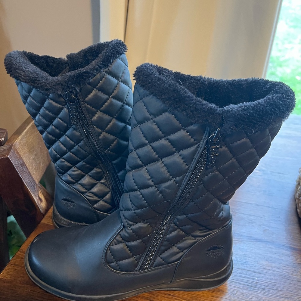 Sorel Black Quilted Winter Boots - Picture 2 of 3